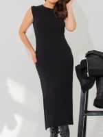 Vestido Feminino Midi de Tricô Canelado Gola Alta com Fenda Antônia