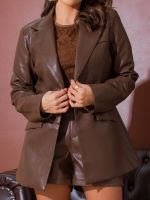 Blazer Feminino Couro Eco Acinturado com Bolsos e Forro Natália