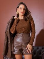 Shorts Feminino Couro Eco Cintura Alta com Bolsos Manu