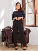 Calça Feminina Alfaiataria Reta com Pregas e Bolsos Luana