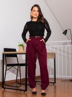 Calça Feminina Alfaiataria Reta com Pregas e Bolsos Luana