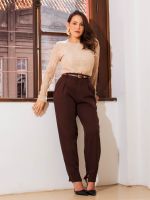 Calça Feminina Alfaiataria Reta com Pregas e Bolsos Luana