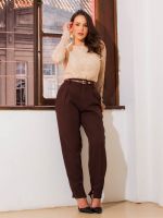 Calça Feminina Alfaiataria Reta com Pregas e Bolsos Luana