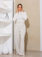 Blusa Feminina de Renda Manga Longa Gola Alta Luana