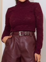 Blusa Feminina de Renda Manga Longa Gola Alta Luana