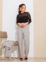 Calça Feminina Alfaiataria Reta com Bolsos Frontais Magda