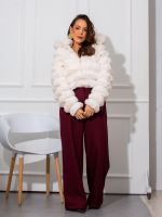 Jaqueta Feminina Peluciada Cropped com Capuz Selena
