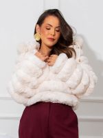 Jaqueta Feminina Peluciada Cropped com Capuz Selena