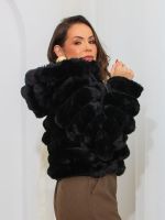 Jaqueta Feminina Peluciada Cropped com Capuz Selena