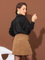 Saia Feminina Veludo com Bolsos Frontais Isadora