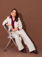 Blazer Feminino Alfaiataria com Bolsos Marcela