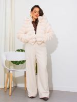 Calça Feminina Alfaiataria Reta com Bolsos Marcela