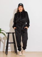 Conjunto Feminino Plush com Capuz Taís