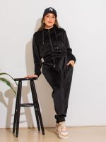 Conjunto Feminino Plush com Capuz Taís