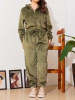 Conjunto Feminino Plush com Capuz Taís