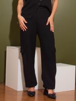 Calça Feminina de Tricô Reta com Bolsos Laterais Maitê