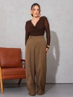 Calça Feminina Ampla com Bolsos Virginia