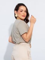 Blusa Feminina Básica Manga Curta Clara