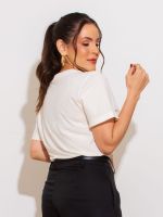 Camiseta Feminina 100% Algodão Manga Curta com Bordado na Gola Elisa