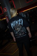 Camiseta Oversized Dark Gueixa - Preta