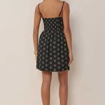 Vestido bordado curto preto