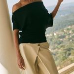 Blusa Gola Drape Ombro preta