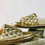 CHINELO CAPRA OURO LIGHT