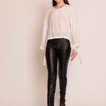 CALCA SKINNY MALHA COURO