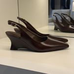 SCARPIN COURO FIVELA