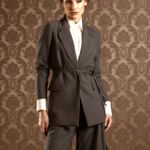 BLAZER ALONGADO RISCA DE GIZ