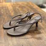 SANDALIA DE DEDO TIRAS