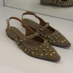 SAPATILHA  SLINGBACK C/ TACHAS
