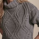 TRICOT RUBIA GOLA ALTA CINZA CLARO