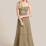 VESTIDO PAULINE LONGO VERDE MILITAR