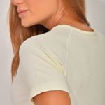 Cropped Fitness Off White Canelado Básico