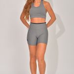 Conjunto Short Fitness Com Bolso Grafite Duas Fitas