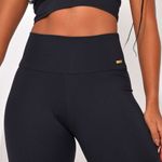 Bermuda Fitness Poliamida Lisa Preta Básica
