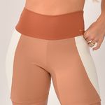 Bermuda Fitness Feminina Recortes Marrom Tropic
