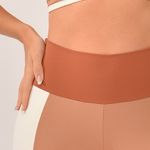 Conjunto Legging Fitness Recortes Marrom Tropic