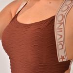 Macaquinho Fitness Jacquard Marrom Cross
