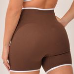 Short Fitness Cintura Alta Marrom Clean