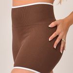 Short Fitness Cintura Alta Marrom Clean