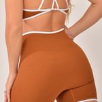 Short Fitness Cintura Alta Mostarda Clean