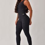Macacão Jacquard Com Alças Largas Preto DC
