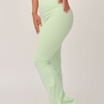 Calça Flare Cintura Alta Verde e Rosa JuPxt