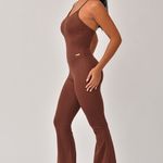 Macacão Fitness Com Alças Finas Marrom Flare