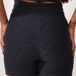 Short Fitness Cintura Alta Preta Jacar Tulipa