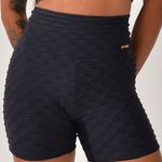 Short Fitness Cintura Alta Preta Jacar Tulipa
