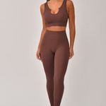 Conjunto Legging Canelada e Top Decote Marrom Bela