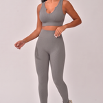 Conjunto Legging Canelada e Top Decote Cinza Bela